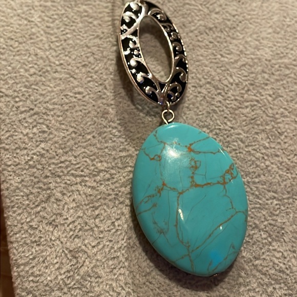 Turquoise & Silver Necklace - Picture 5 of 7